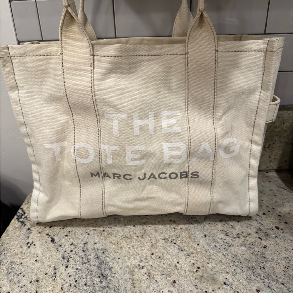 Marc Jacobs Cream Tote Bag good condition